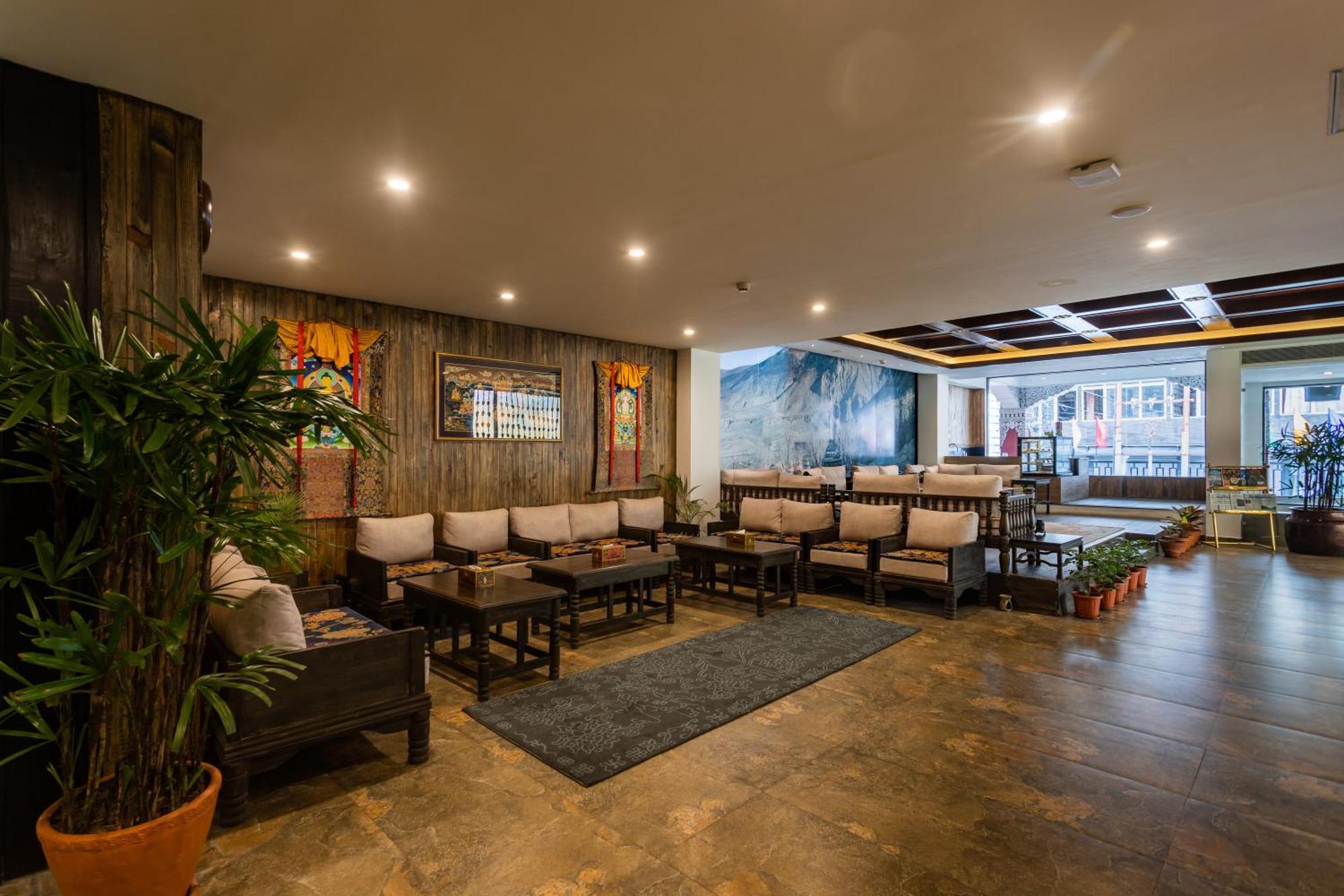 Hotel Lo Mustang Catmandu Exterior foto