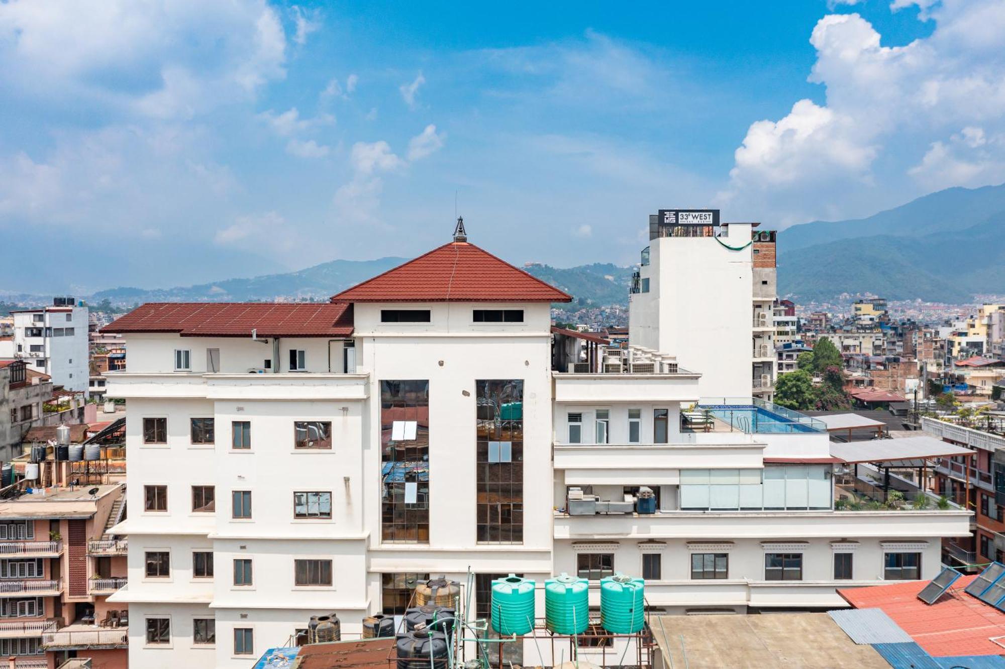 Hotel Lo Mustang Catmandu Exterior foto